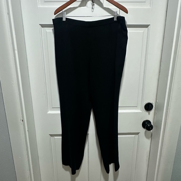 St. John Collection Black Pants Size 12 EUC - Picture 2 of 4